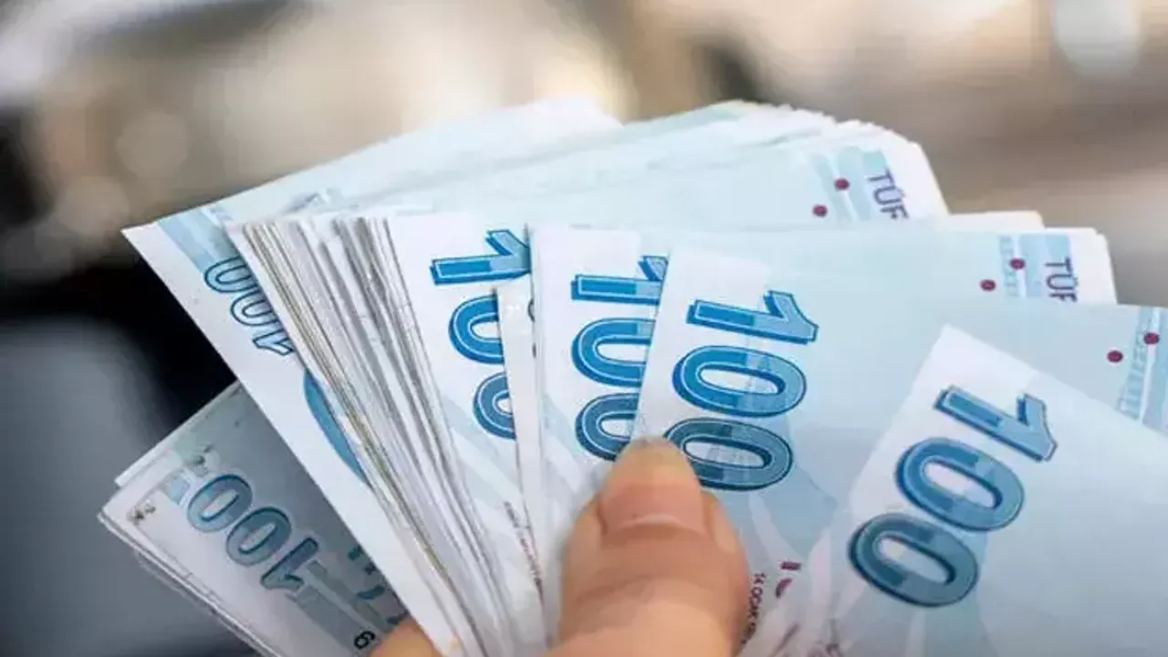 Asgari Ücret Zammı İçin İlk Tahminler Ortaya Çıktı: Milyonların Gözü Bu Rakamlarda