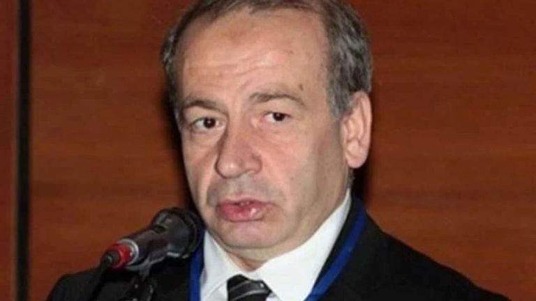 Profesör İzzet Özgenç Kimdir? Ceza Hukukçusu İzzet Özgenç Aslen Nereli, Kaç Yaşında ve Kitapları Neler?
