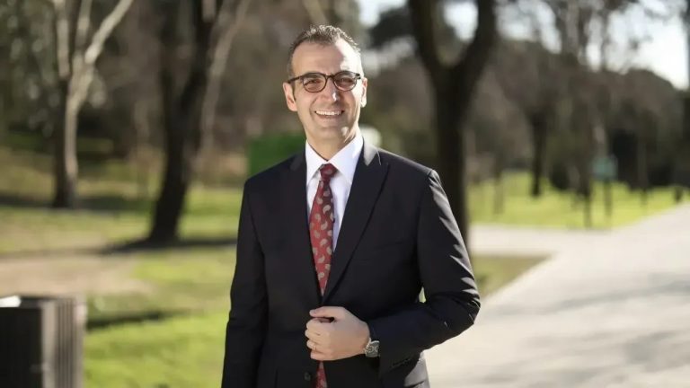 Resul Emrah Şahan Kimdir? Eşi Kim, Çocukları Var mı ve Alevi mi? Merak Edilen Tüm Özel Hayatı ve Kariyeri!