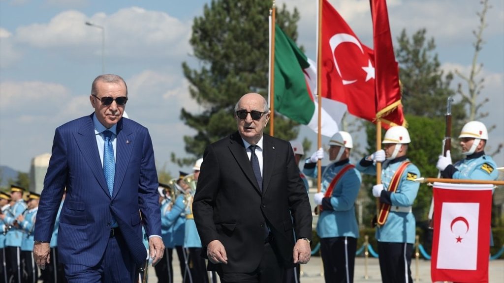 Cumhurbaşkanı Erdoğan, Cezayir Cumhurbaşkanı Tebbun’u Külliye’de karşıladı